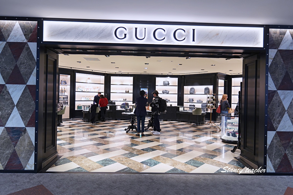成田機場免稅店伴手禮必買｜東京回台前最後採買，精品、藥妝、甜點零食、按摩椅看飛機一次滿足