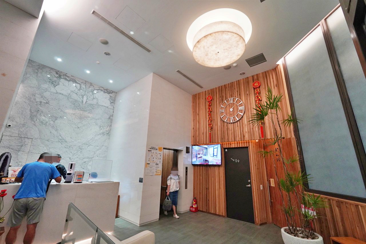 台中逢甲住宿推薦 Hotel Z|一家三口標準三人房開箱,電動床+日式床褥簡單過夜很剛好 台中逢甲住宿推薦 Hotel Z|一家三口標準三人房開箱,電動床+日式床褥簡單過夜很剛好