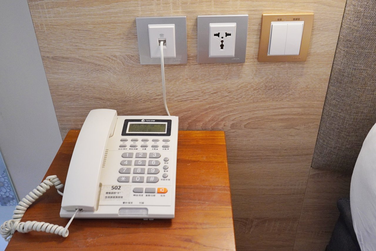 台中逢甲住宿推薦 Hotel Z|一家三口標準三人房開箱,電動床+日式床褥簡單過夜很剛好 台中逢甲住宿推薦 Hotel Z|一家三口標準三人房開箱,電動床+日式床褥簡單過夜很剛好
