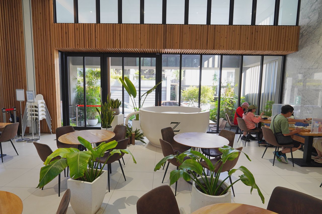 台中逢甲住宿推薦 Hotel Z｜一家三口標準三人房開箱，電動床＋日式床褥簡單過夜很剛好