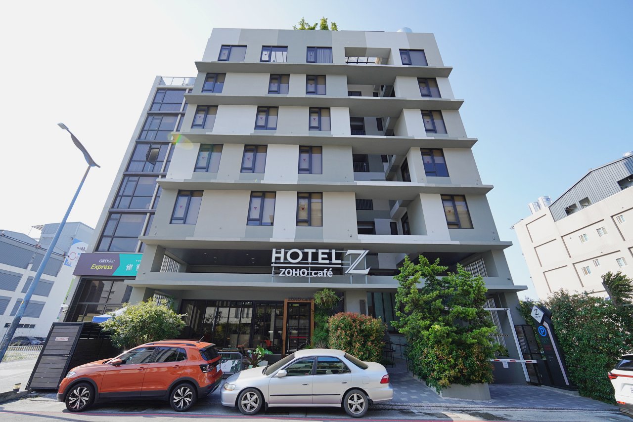 台中逢甲住宿推薦 Hotel Z|一家三口標準三人房開箱,電動床+日式床褥簡單過夜很剛好 台中逢甲住宿推薦 Hotel Z|一家三口標準三人房開箱,電動床+日式床褥簡單過夜很剛好