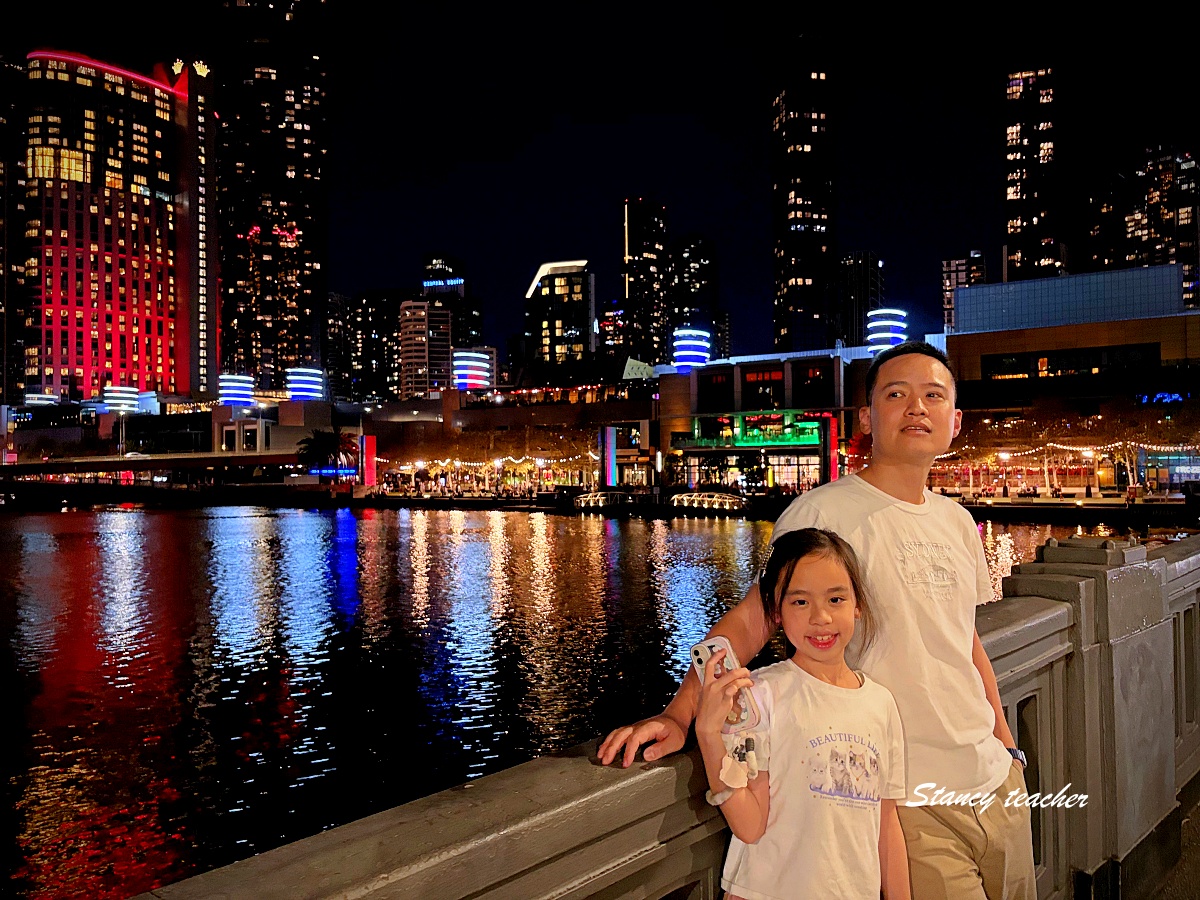 墨爾本夜景推薦｜Southbank 亞拉河夜景散步，Crown Melbourne 火焰秀晚上必看