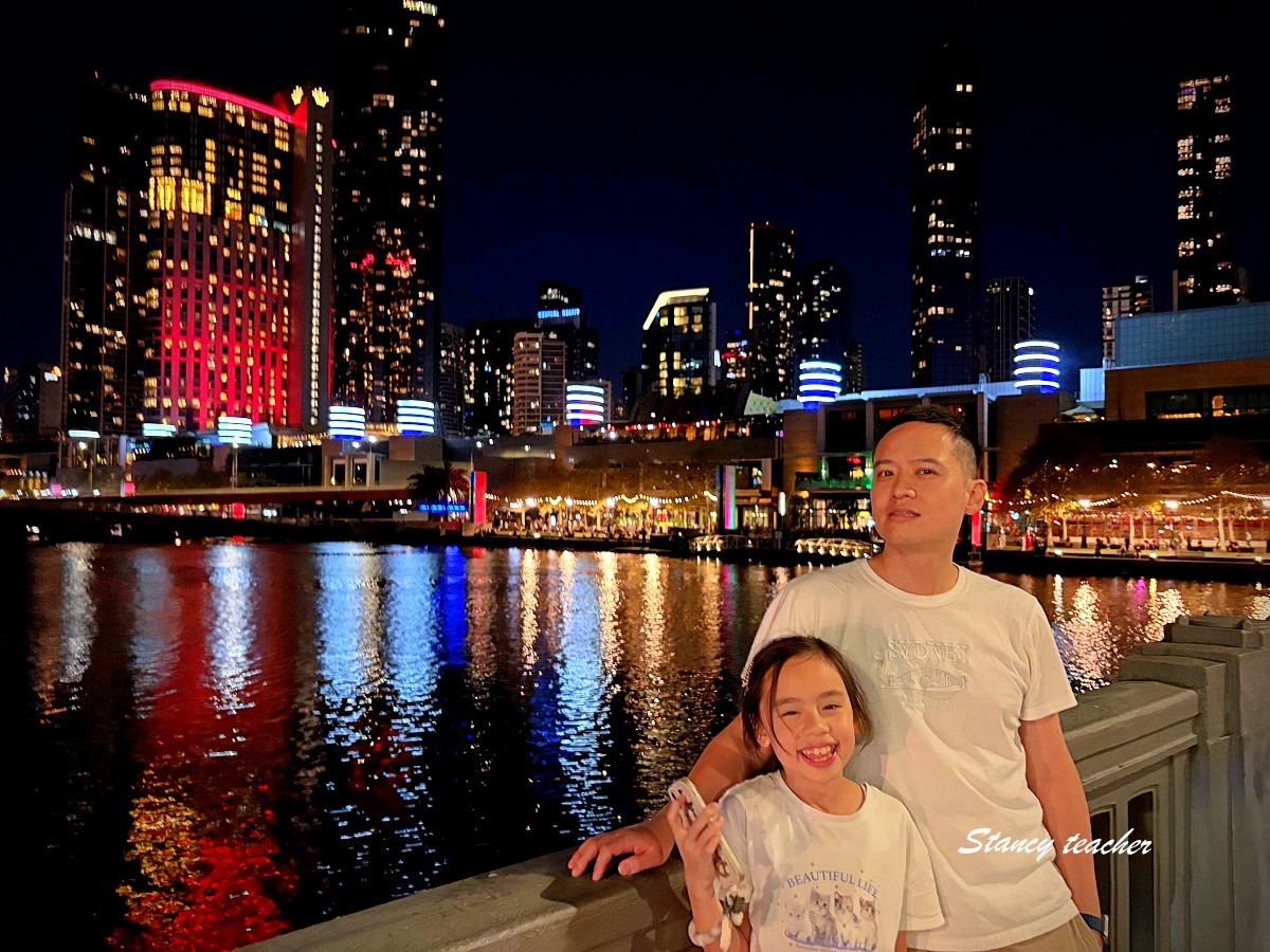 墨爾本夜景推薦｜Southbank 亞拉河夜景散步，Crown Melbourne 火焰秀晚上必看 @Stancy Teacher 美味異想世界