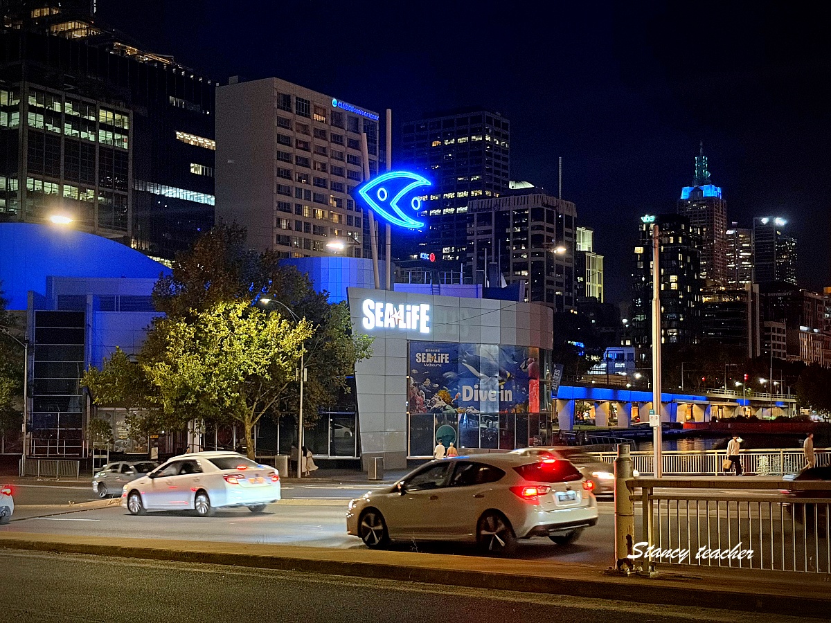 墨爾本夜景推薦｜Southbank 亞拉河夜景散步，Crown Melbourne 火焰秀晚上必看