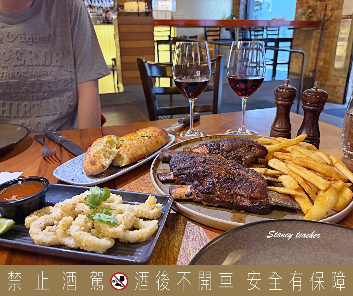 墨爾本牛排推薦｜Rare Steakhouse Uptown市區分店，炭烤牛排、牛肋排、蒜香麵包都好吃