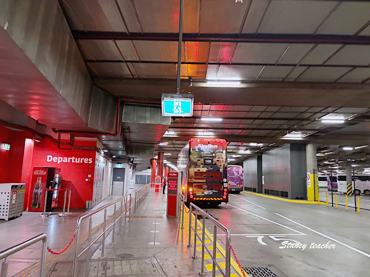 墨爾本機場到市區交通推薦｜SkyBus 機場巴士搭到 Southern Cross Station，來回票一起買最省
