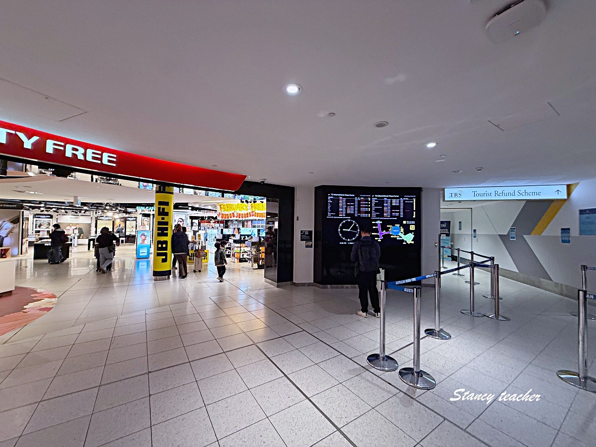 墨爾本機場免稅店攻略｜T2 國際航廈 TRS 退稅位置、Aesop 必買、Tim Tam 伴手禮一次看