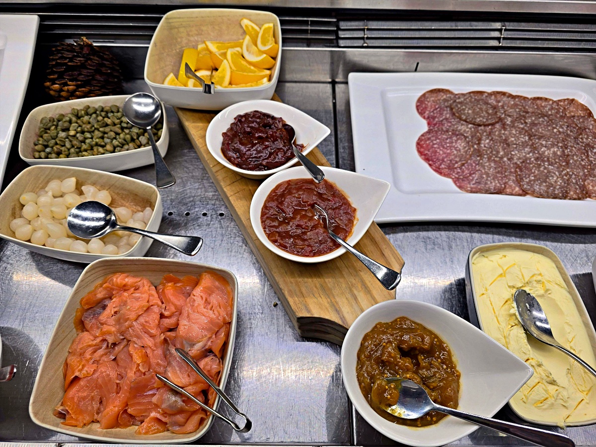 庫克山隱士飯店住宿心得｜睜開眼就是雪山！The Hermitage Hotel房間、晚餐Buffet與早餐開箱