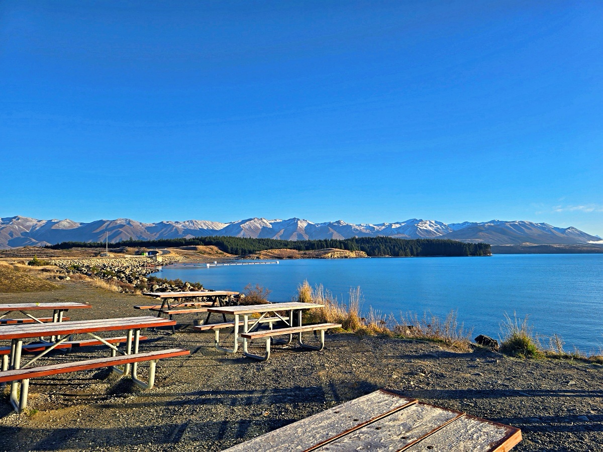 紐西蘭南島景點|普卡基湖 Lake Pukaki Visitor Centre,雪山湖景配帝王鮭生魚片 紐西蘭南島景點|普卡基湖 Lake Pukaki Visitor Centre,雪山湖景配帝王鮭生魚片
