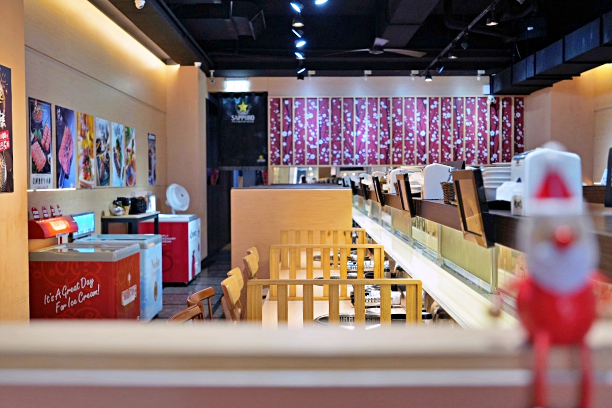 桃園蘆竹燒肉吃到飽｜燒肉道軌道送餐，旗艦1289元升級A5和牛、小龍蝦