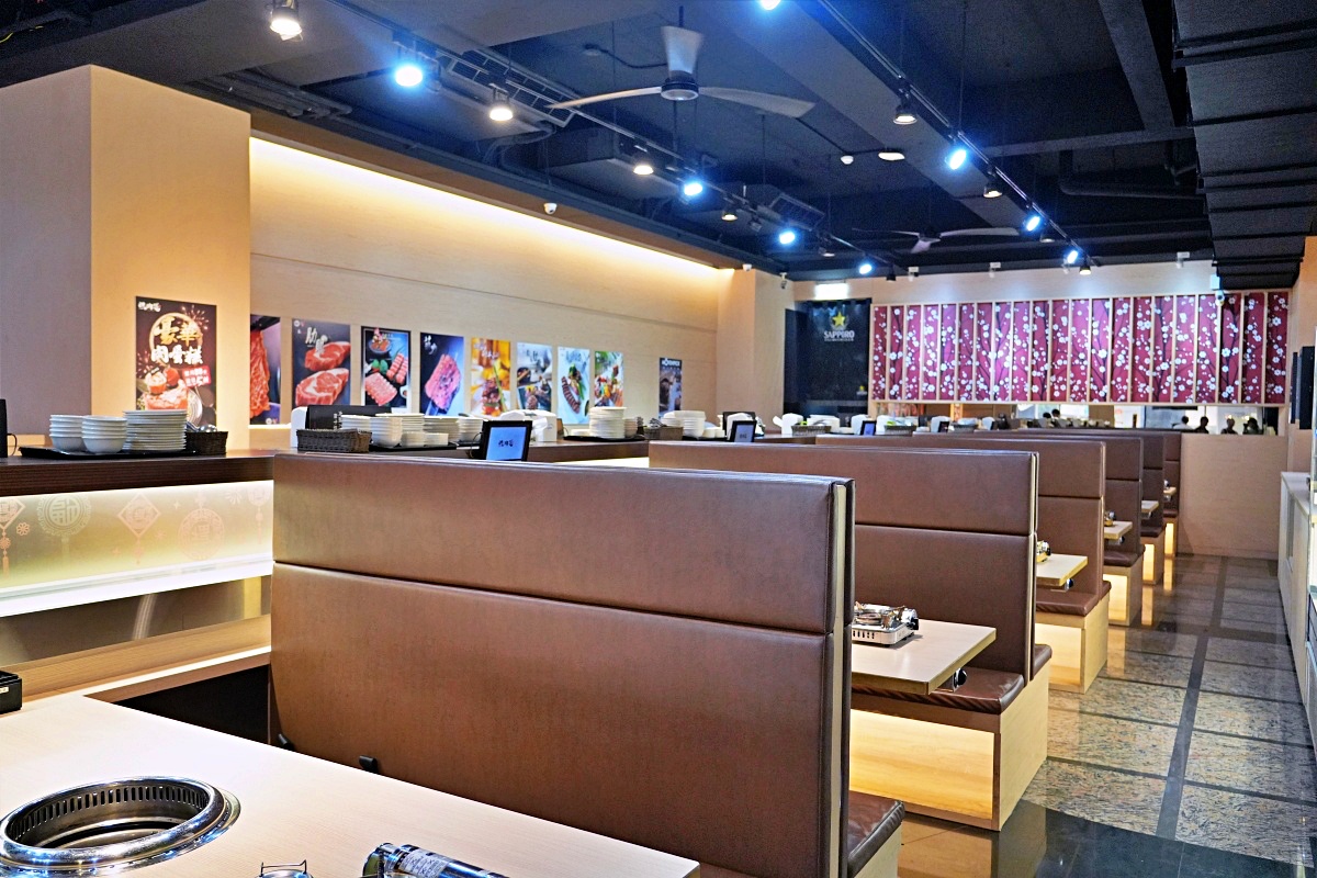 桃園蘆竹燒肉吃到飽｜燒肉道軌道送餐，旗艦1289元升級A5和牛、小龍蝦