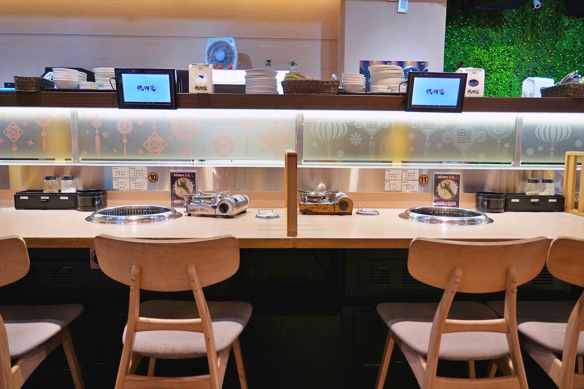 桃園蘆竹燒肉吃到飽｜燒肉道軌道送餐，旗艦1289元升級A5和牛、小龍蝦