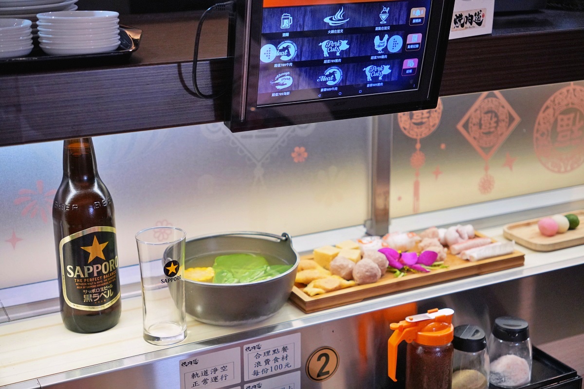 桃園蘆竹燒肉吃到飽｜燒肉道軌道送餐，旗艦1289元升級A5和牛、小龍蝦