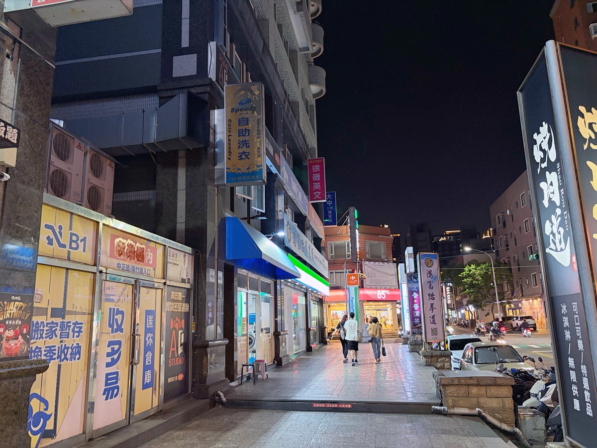 桃園蘆竹燒肉吃到飽｜燒肉道軌道送餐，旗艦1289元升級A5和牛、小龍蝦